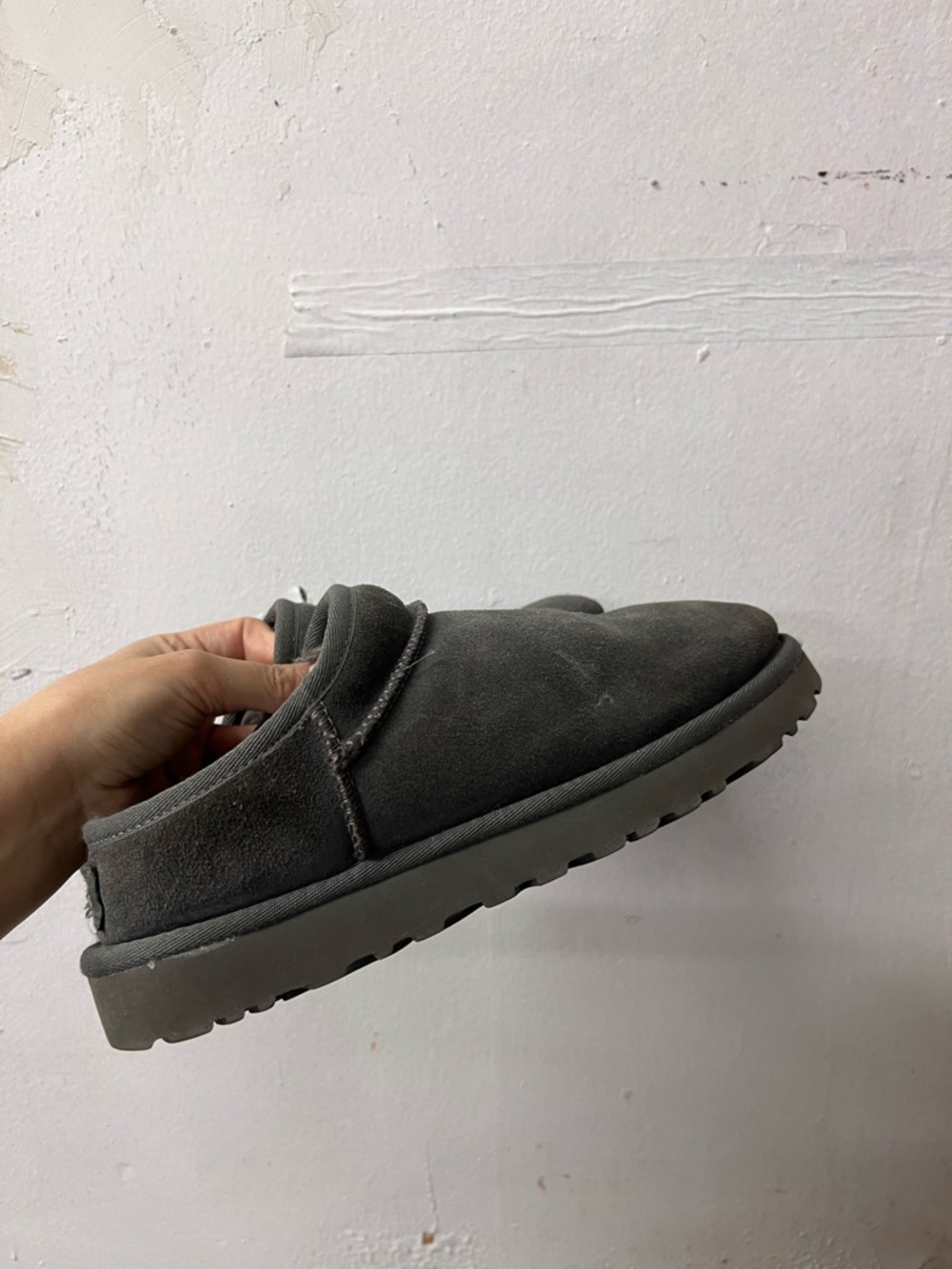 Ugg Grey Slippers Size 8 - Picture 2 of 6